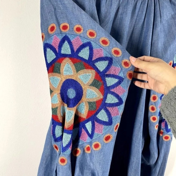 Zara Chambray Embroidered Sleeve Blouse Size S Deep V Neck Long Sleeve - Picture 3 of 6